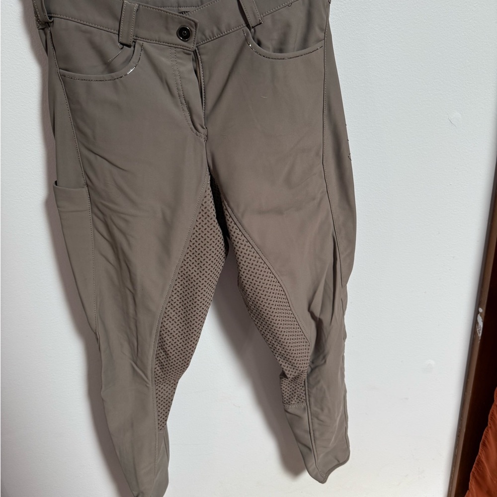 Stylish Women's Cargo Pants in Taupe